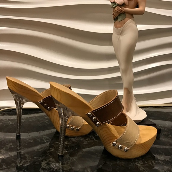 High heels - Picture 3 of 4